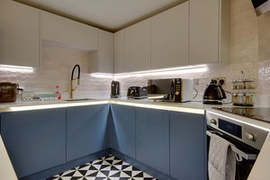 Kitchen/Breakfast Room- click for photo gallery